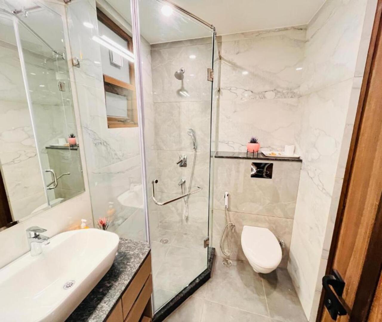 Grove Residency Hauz Khas New Delhi Couple Friendly Hotell Exteriör bild
