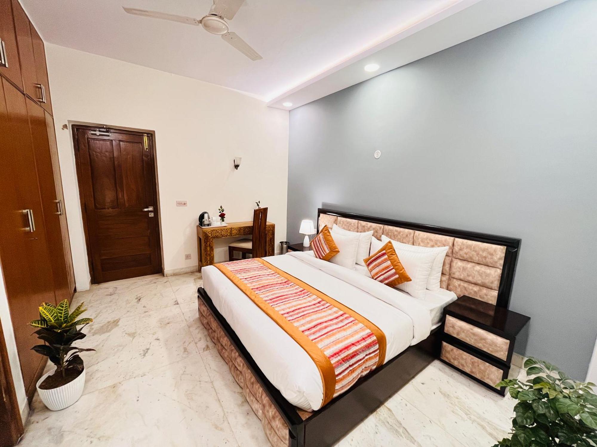 Grove Residency Hauz Khas New Delhi Couple Friendly Hotell Exteriör bild