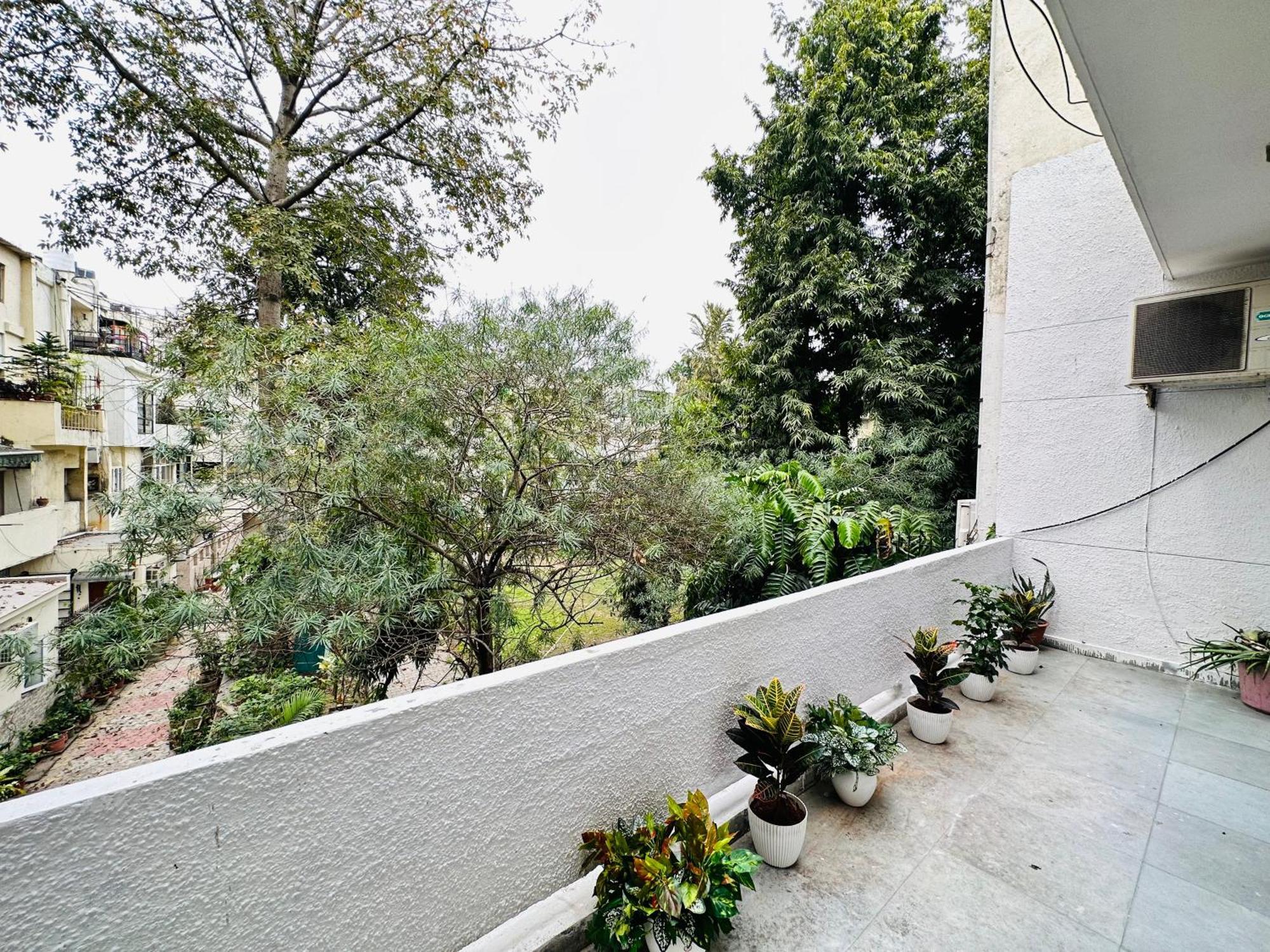 Grove Residency Hauz Khas New Delhi Couple Friendly Hotell Exteriör bild