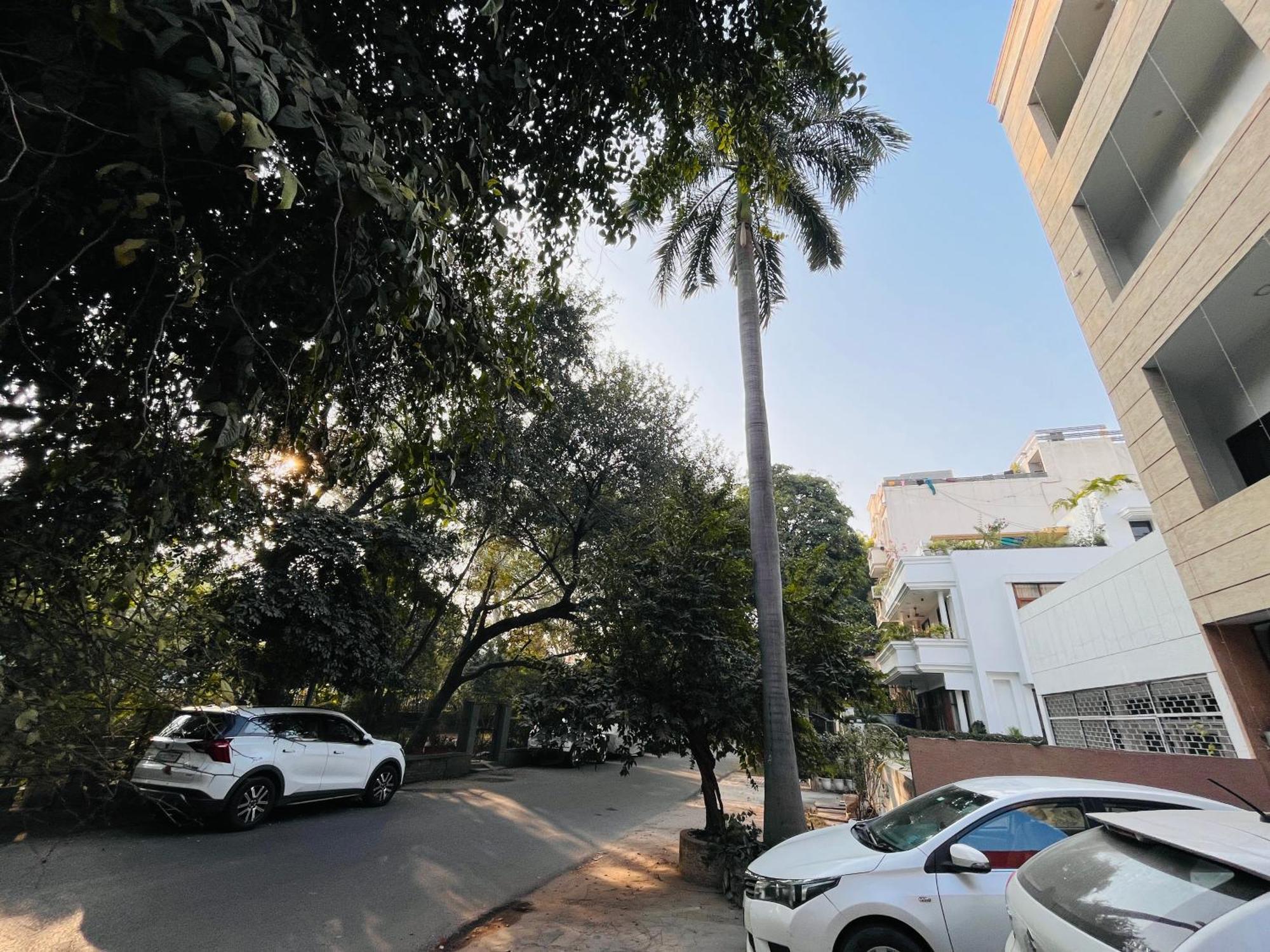 Grove Residency Hauz Khas New Delhi Couple Friendly Hotell Exteriör bild